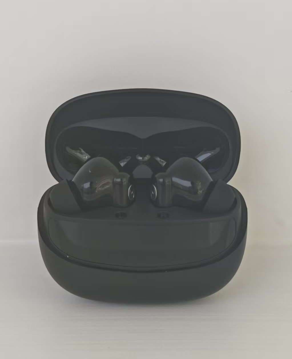 Compact Black Wireless Stereo Earbuds